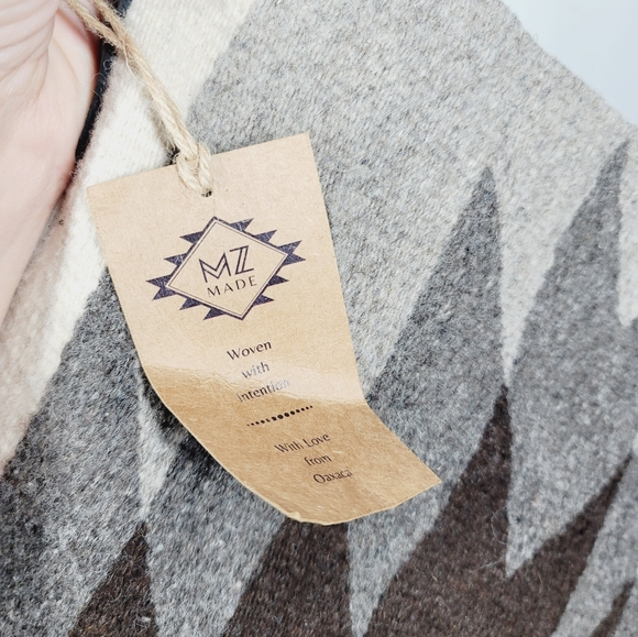 NWT MZ Geometric Patterned Black and Gray Shoulder Bag - Picture 5 of 6